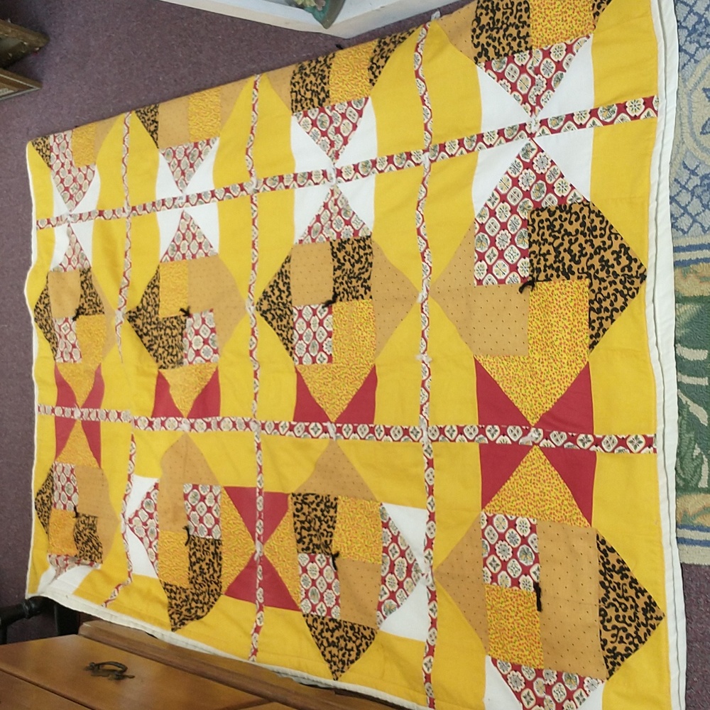 Vintage Quilt 65x82 - Picture 4 of 5